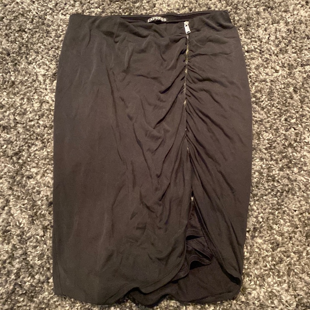 Asymmetrical grey skirt with zipper